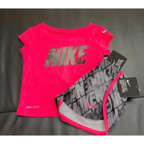 NWT Nike Athletic Set Baby Girls Size 24M